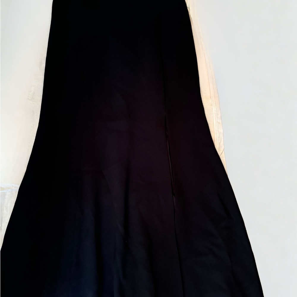 NEW WITH TAGS THEIA Black Long Mermaid Skirt with front slit size 8